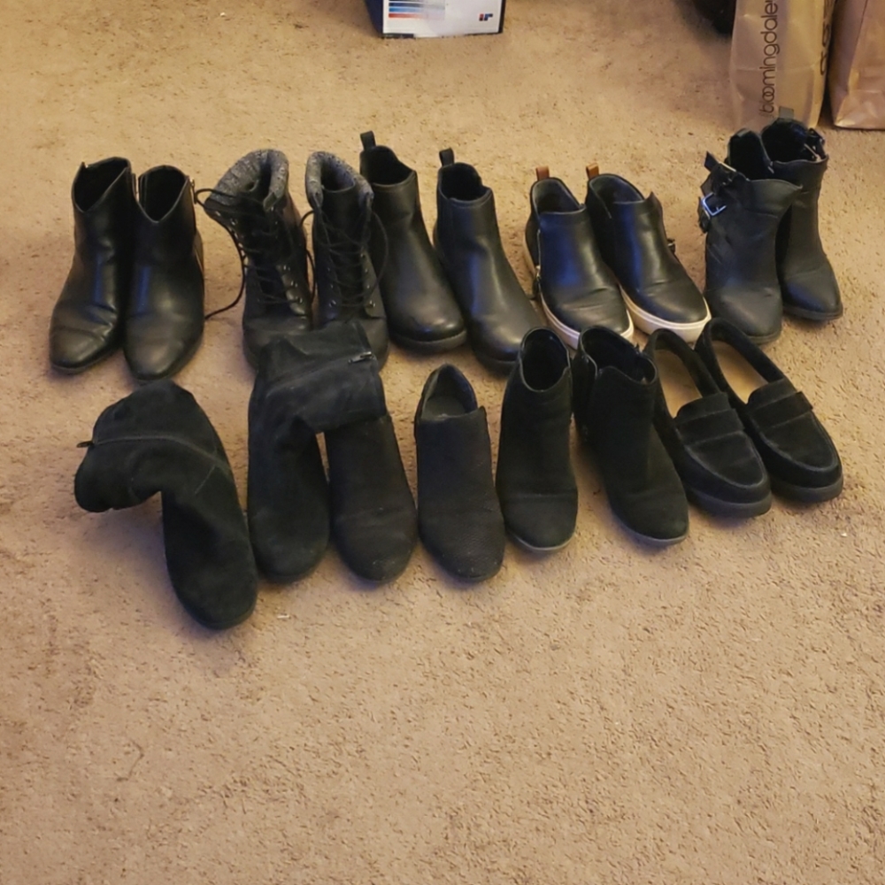 Huge Lot of 9 pairs of black shoes sz 7-8